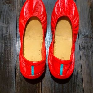 Poppy Tieks-size 12